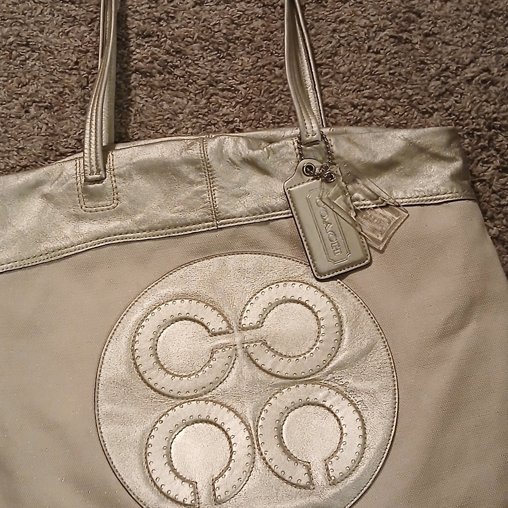 Coach Julia Perry Op Art Tote Ivory Shimmer Canvas Metallic Leather Bag EUC Rare - Picture 6 of 14
